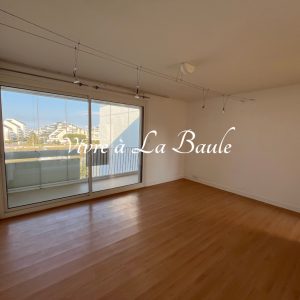 APPARTEMENT-LA-BAULE-REF-1916-séjour-2