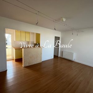 APPARTEMENT-LA-BAULE-REF-1916-séjour-3