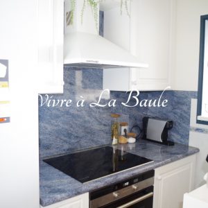 LA-BAULE-APPARTEMENT-FACE-MER-REF-1906-cuisine